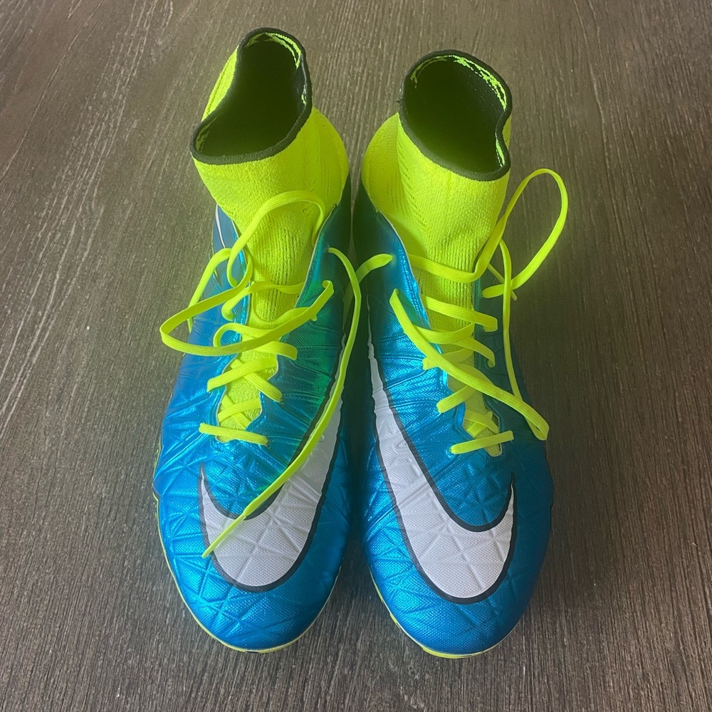 Hypervenom Phantom II. Rare Size 10M/W11.5. World Cup Pack. Neymar JR